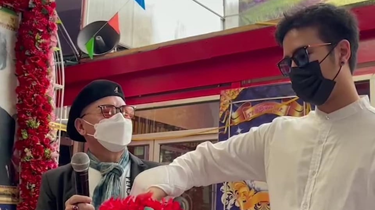 ลูกชาย พุ่มพวง ดวงจันทร์ ล้วงเลขจากไห แฟนๆ แห่ซูมเอาไปเสี่ยงโชค