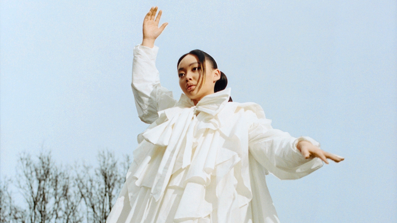 "กริฟฟ์" ส่งอัลบั้มมิกซ์เทปชุดแรก "One Foot in Front Of The Other"