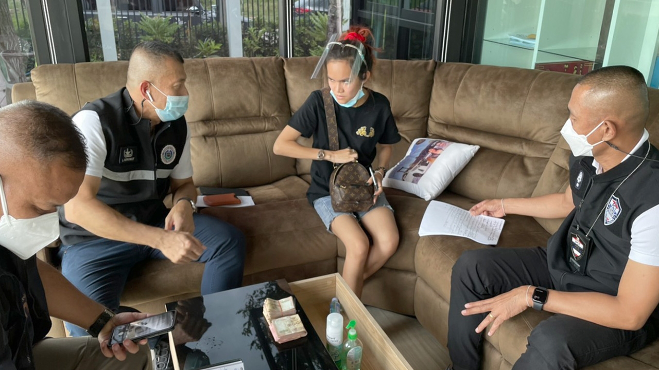 ศปอส.ตร.จับ "แม่น้ำหนึ่ง" มอมเมาประชาชน ชวนคนดูไลฟ์สดแทงหวยออนไลน์