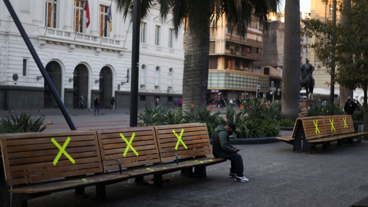 ชิลีล็อกดาวน์อีก สกัดติดเชื้อพุ่งแม้ฉีดวัคซีนไปแล้วราว 60%