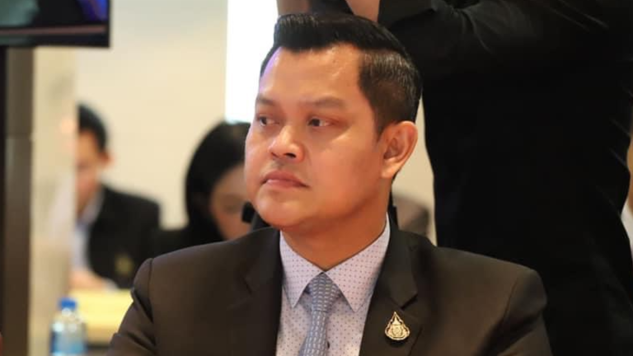 “ธนกร” ซัด “วิโรจน์” ยอมทิ้งศักดิ์ศรี ไม่ลาออก ส.ส.ขอได้เกาะเก้าอี้ 