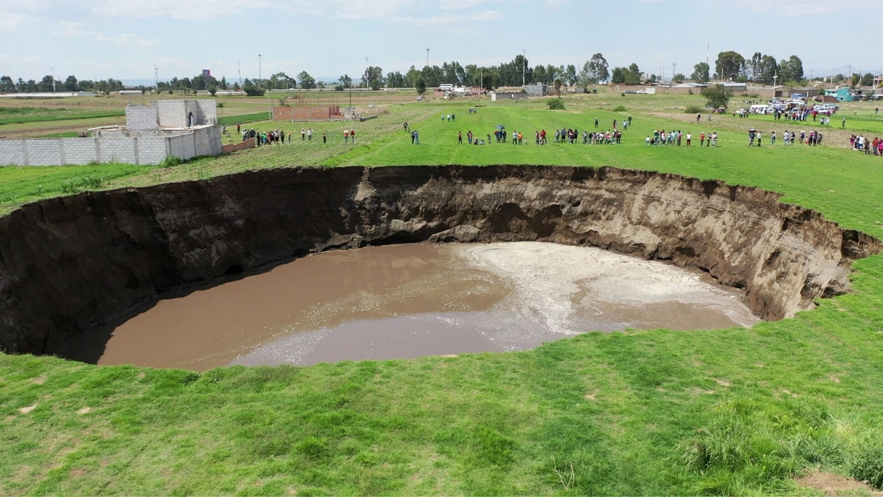 จับตาหลุมยุบในเม็กซิโกยังขยายเพิ่มขึ้น ชาวบ้านหวั่นบ้านถูกกลืน