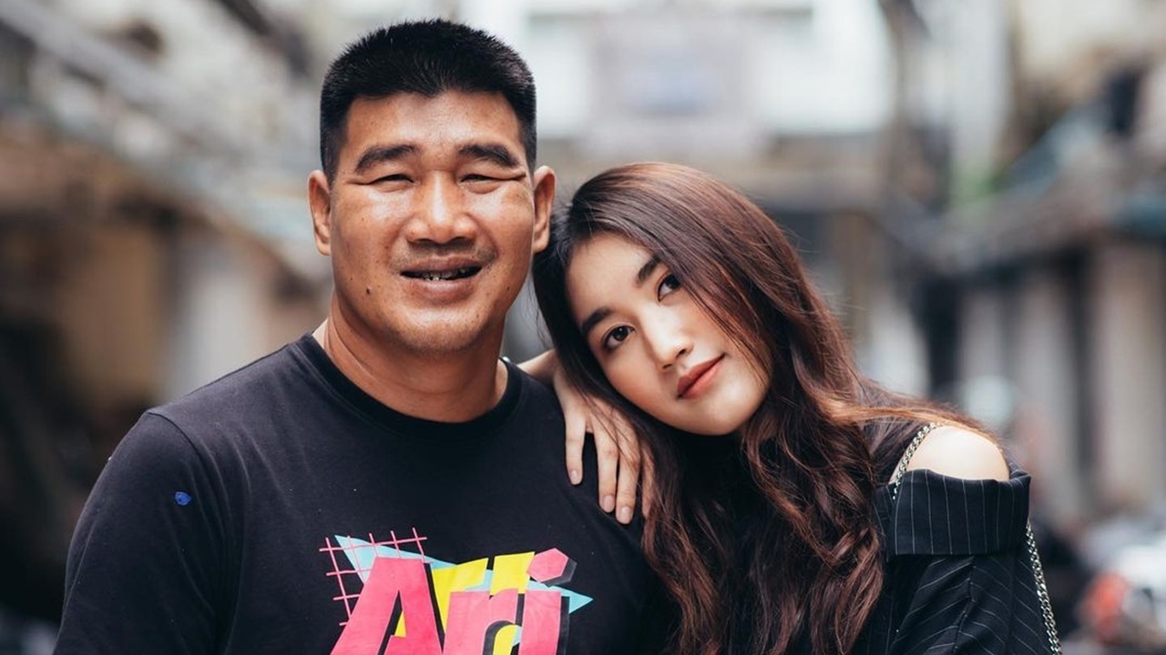 สมรักษ์ คำสิงห์ ปกป้องลูกสาว สวนกลับพิธีกรดัง น่าต่อยให้ปากแตก (คลิป)