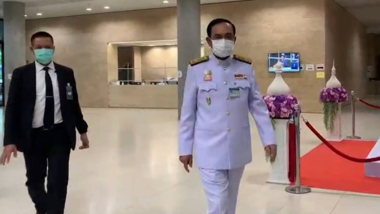 นายกฯ ฟังอภิปรายฯ พ.ร.ก.กู้เงิน 5 แสนล้าน โยน “พล.อ.ปรีชา” แจง ป.ป.ช.เอง