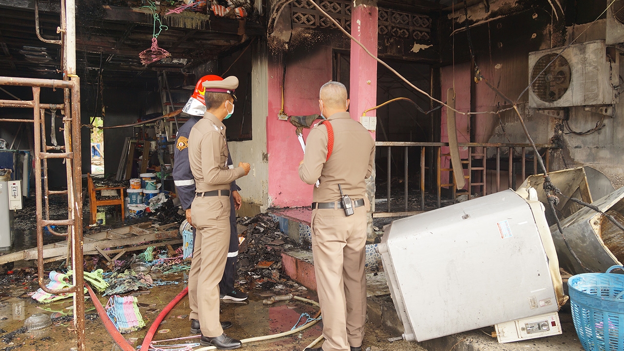 เพลิงไหม้ร้านทุกอย่าง 20 เกาะสมุย ลุงเจ้าของร้านหนีไม่ทันถูกคลอกดับ