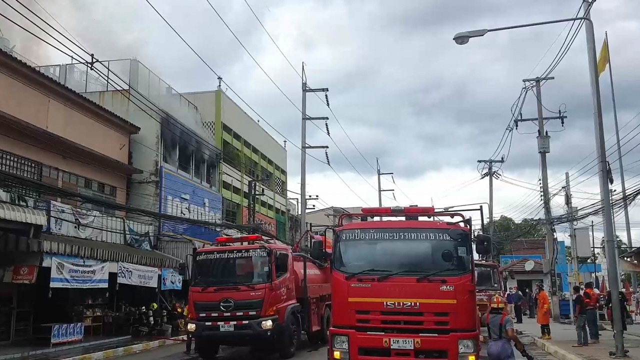 ชาวบ้านจอมทองยังหวั่นความปลอดภัย หลังร้านเคมีการเกษตรเกิดระเบิด เจ็บ 1