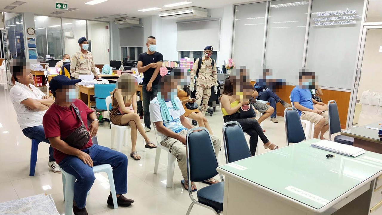 ปกครองบุกจับร้านอาหารที่หาดใหญ่ ฝ่าฝืนคำสั่งขายสุรา เปิดให้คนมาปาร์ตี้