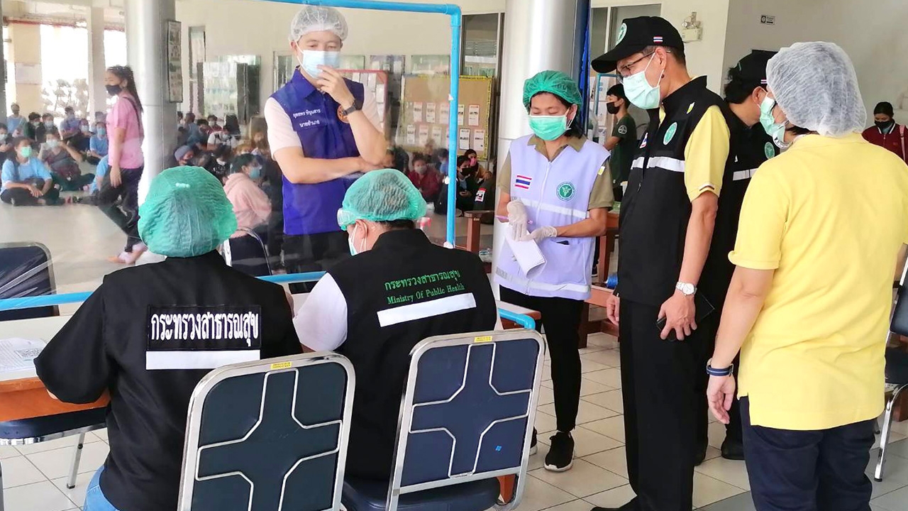 สั่งปิดโรงงานอาหารกึ่งสำเร็จรูปที่บ้านโป่ง หลังพบคนงานติดโควิด 28 ราย