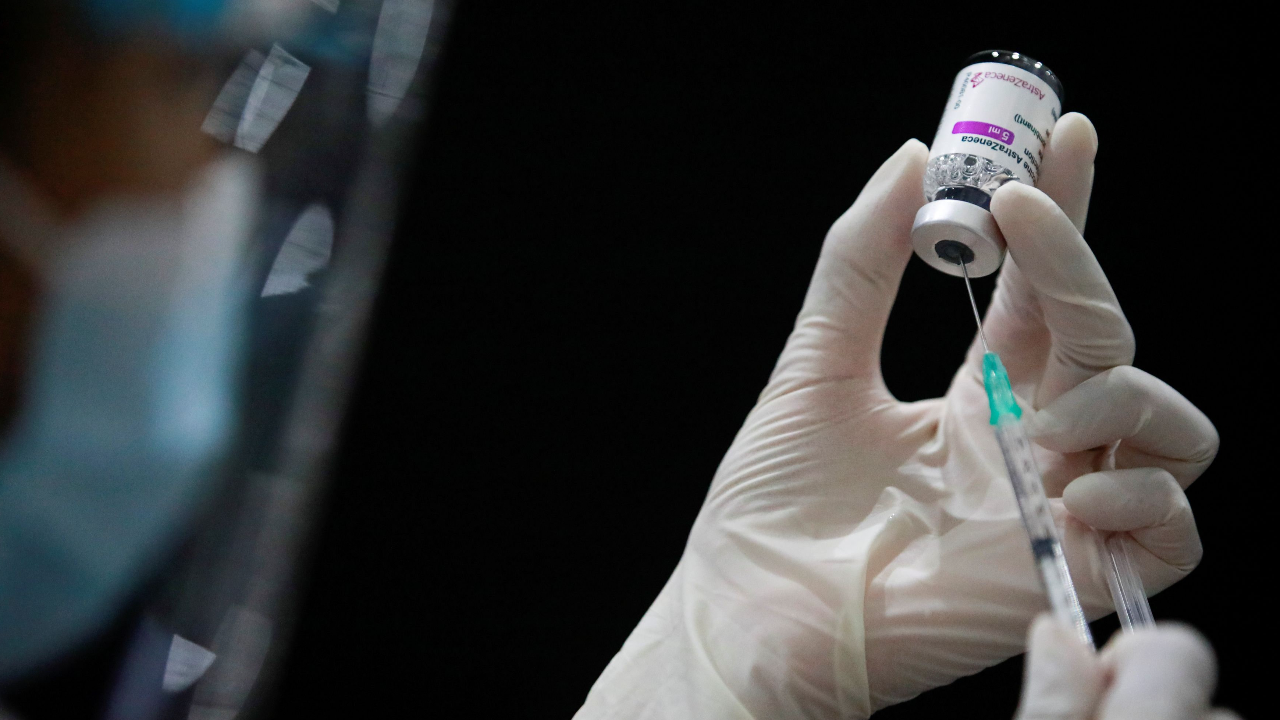 ข้อควรรู้ วัคซีน "แอสตราเซเนกา" เตรียมตัวก่อนฉีด ผลข้างเคียงที่อาจเกิดได้