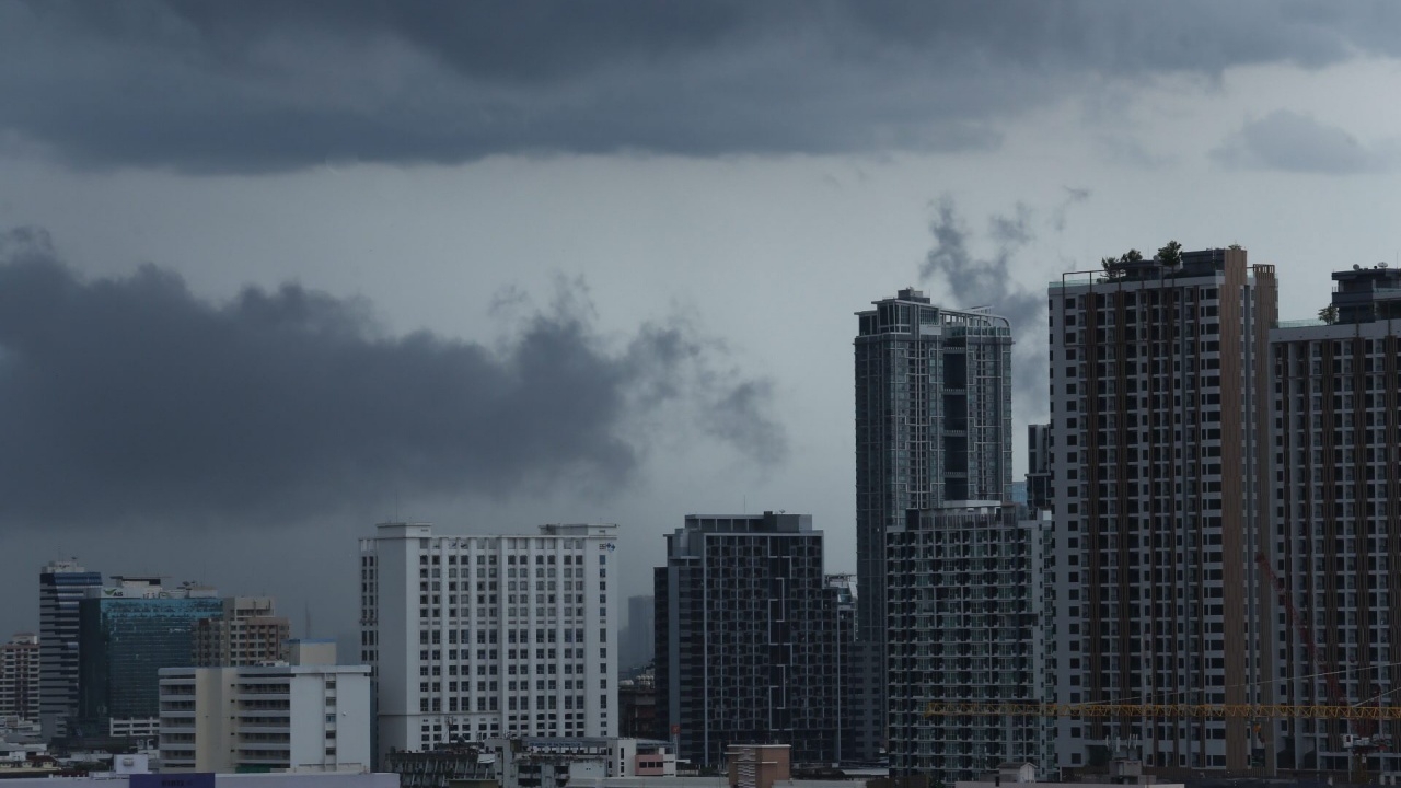 สภาพอากาศวันนี้ มรสุมรุนแรงขึ้น ไทยมีฝนเพิ่ม ตกหนักภาคตะวันออก-ใต้