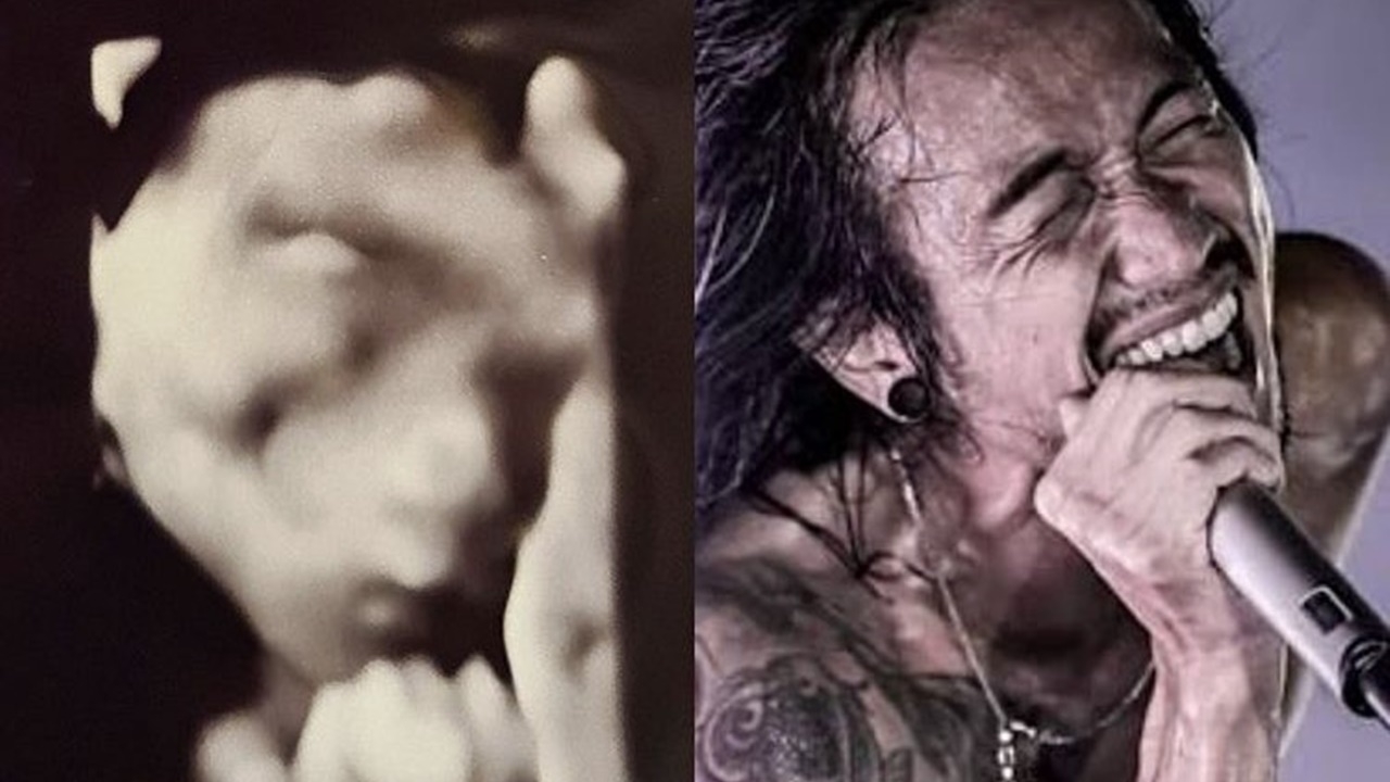 สำเนาถูกต้อง ก้อย เทียบภาพ ลูก กับ ตูน บอดี้สแลม กำไมค์เหมือนกันเป๊ะ