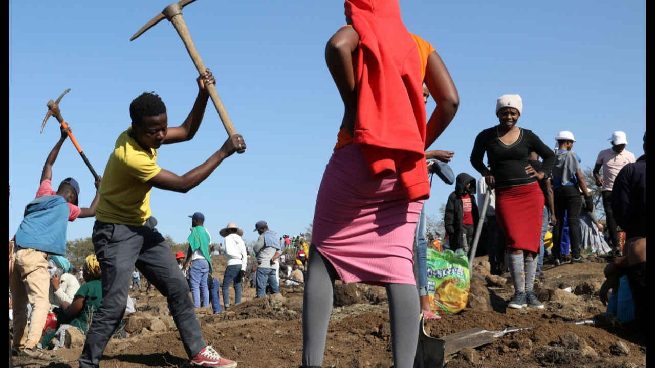 ชาวแอฟริกาใต้เซ็ง จนท.ยัน หินปริศนาคือแร่ควอตซ์ ดับกระแสตื่นเพชร