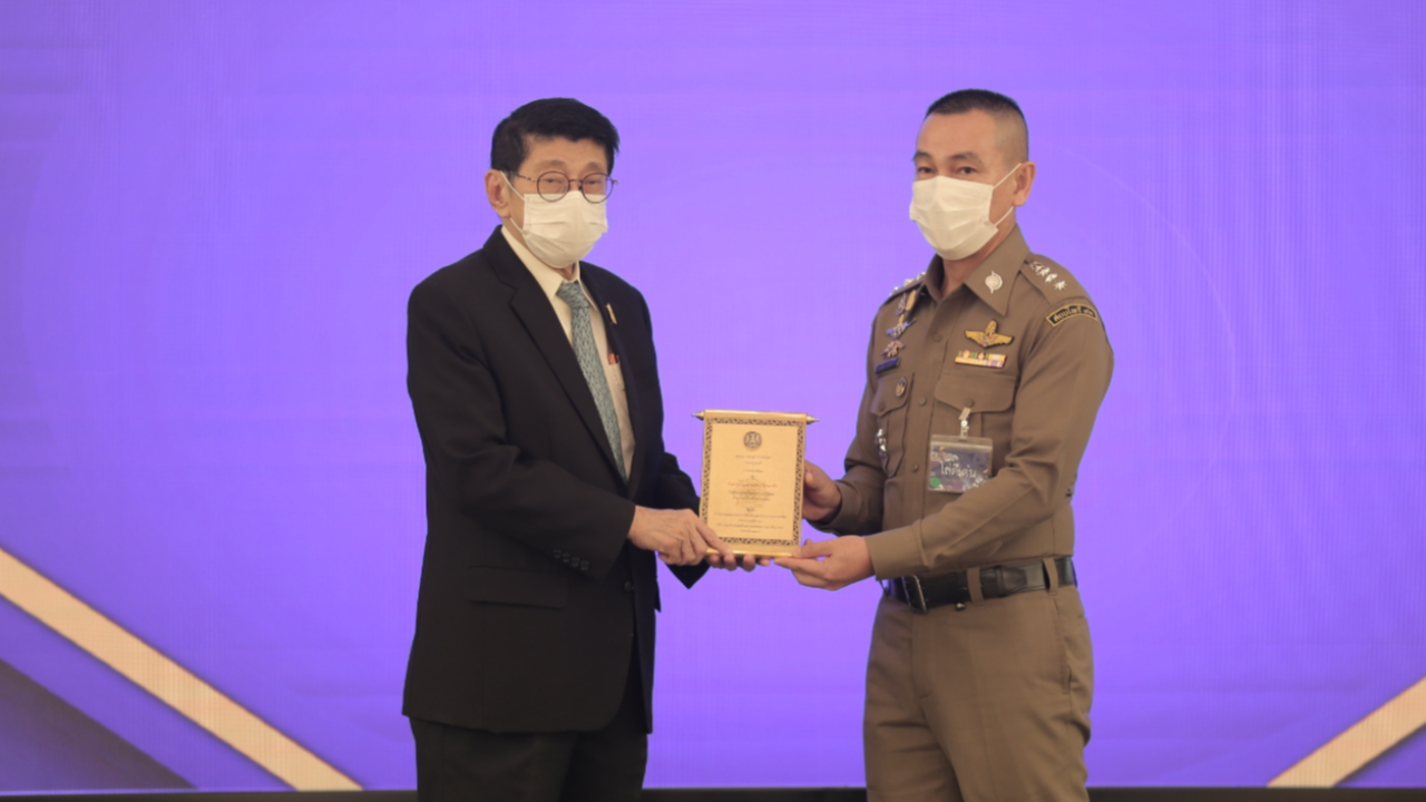 ป.ป.ส. มอบโล่บุคคลป้องกันยาเสพติดยอดเยี่ยม 77 ราย เพื่อเชิดชูเกียรติ