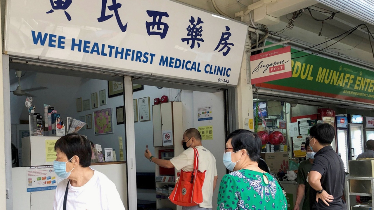 ชาวสิงคโปร์แห่ฉีดวัคซีนซิโนแวค หลังทางการไฟเขียวให้คลินิกเอกชนฉีดได้