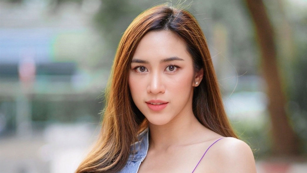 “พลอย” ลุยพิธีกรปากกล้า แท็กทีม “เมาท์สะเด็ด 7 สี”