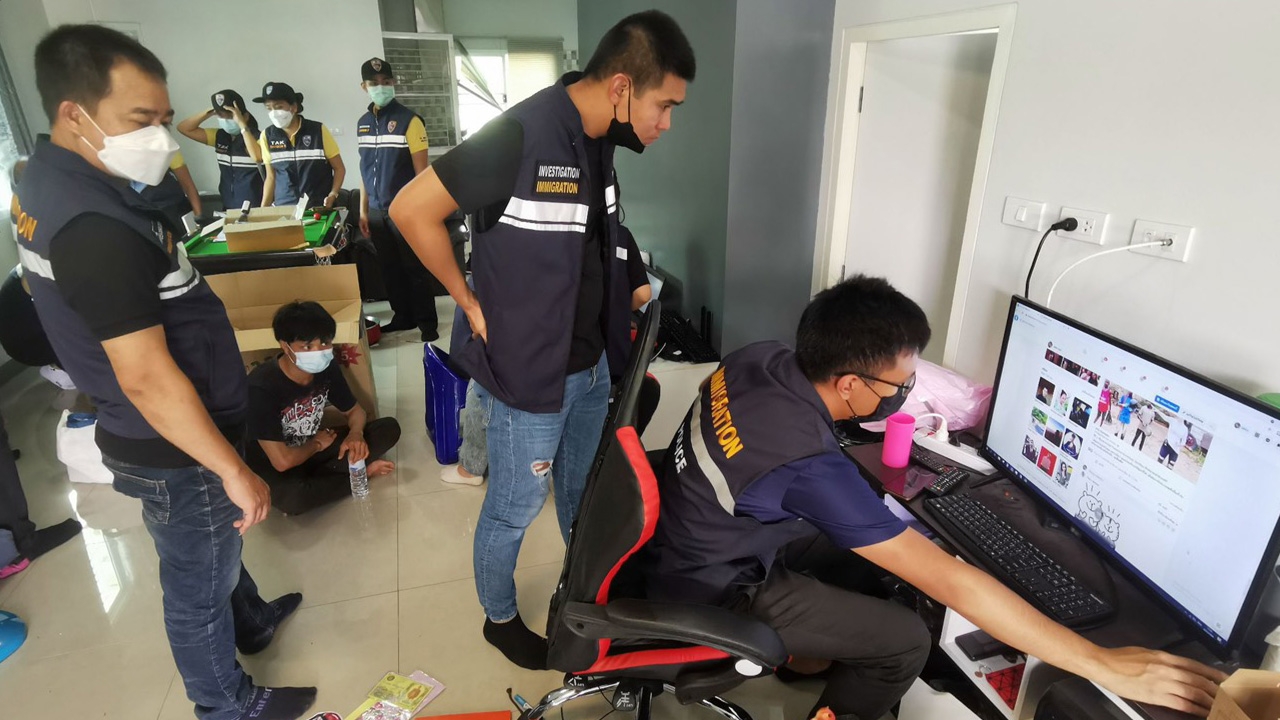 สตม.บุกทลายเว็บพนันบอลยูโร คาบ้านแม่สอด พบเงินหมุนเวียนกว่า 20 ล้าน