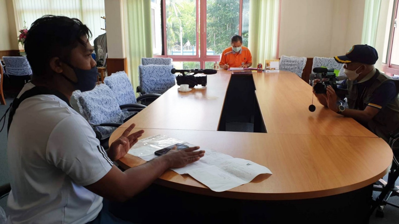 รอง อธิการบดี ม.กีฬาฯ ที่ชุมพร สุดงง คนแห่รายงานตัว พบถูกหลอก สูญเงินแสน