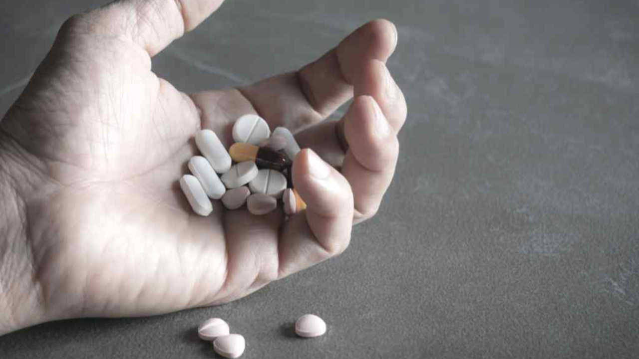 สารเสพติด คืออะไร มีกี่ประเภท อยู่ในร่างกายกี่วัน