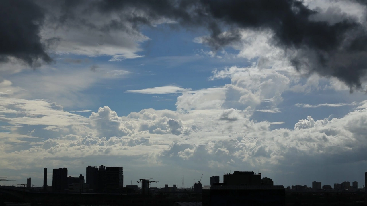 สภาพอากาศวันนี้ ไทยตอนบนฝนกระจายตัวน้อย อีสานตกหนักบางแห่ง