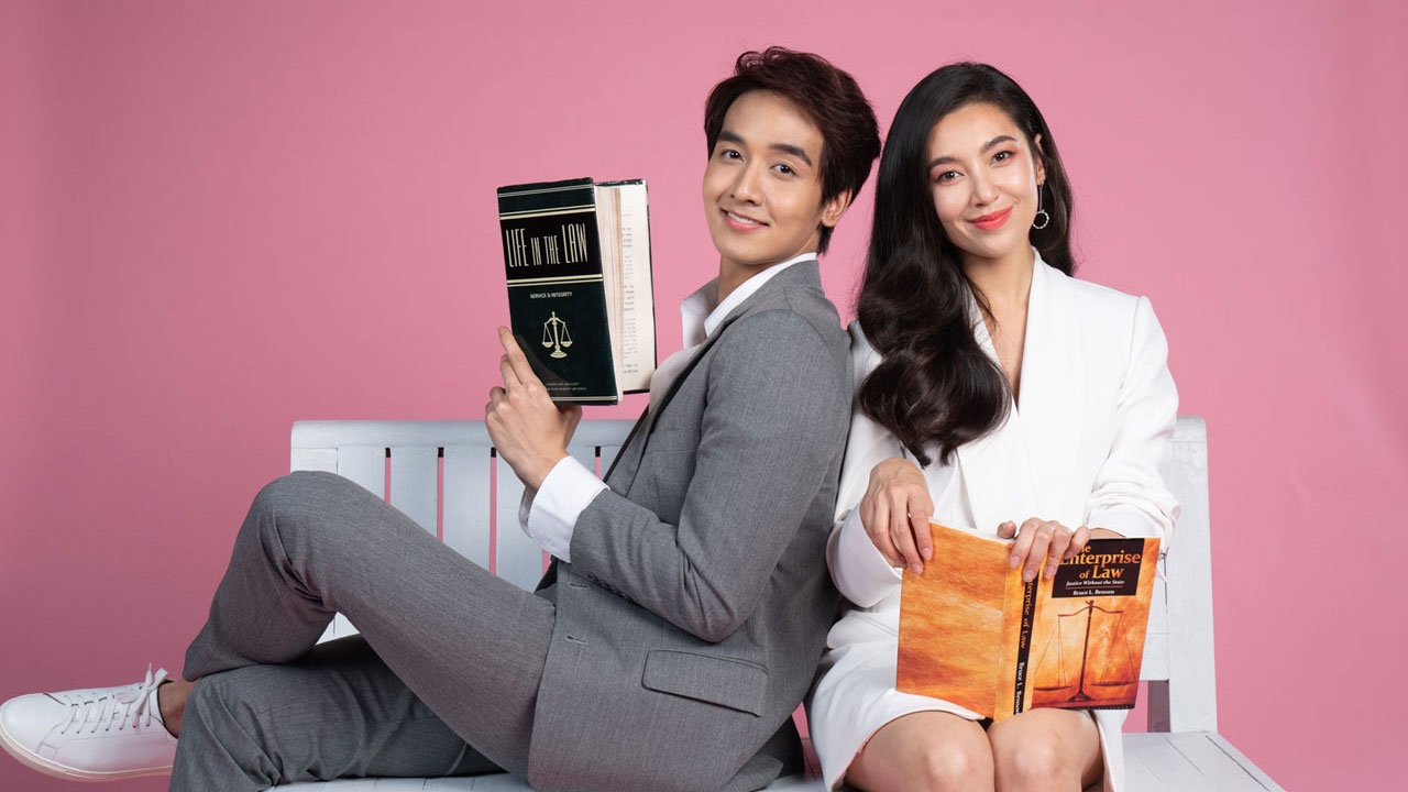 เปิดตำรารักนักกฎหมาย "เบลล่า-กองทัพ พีค" ชวนตัดสินคดีหัวใจ ใน "ให้รักพิพากษา"