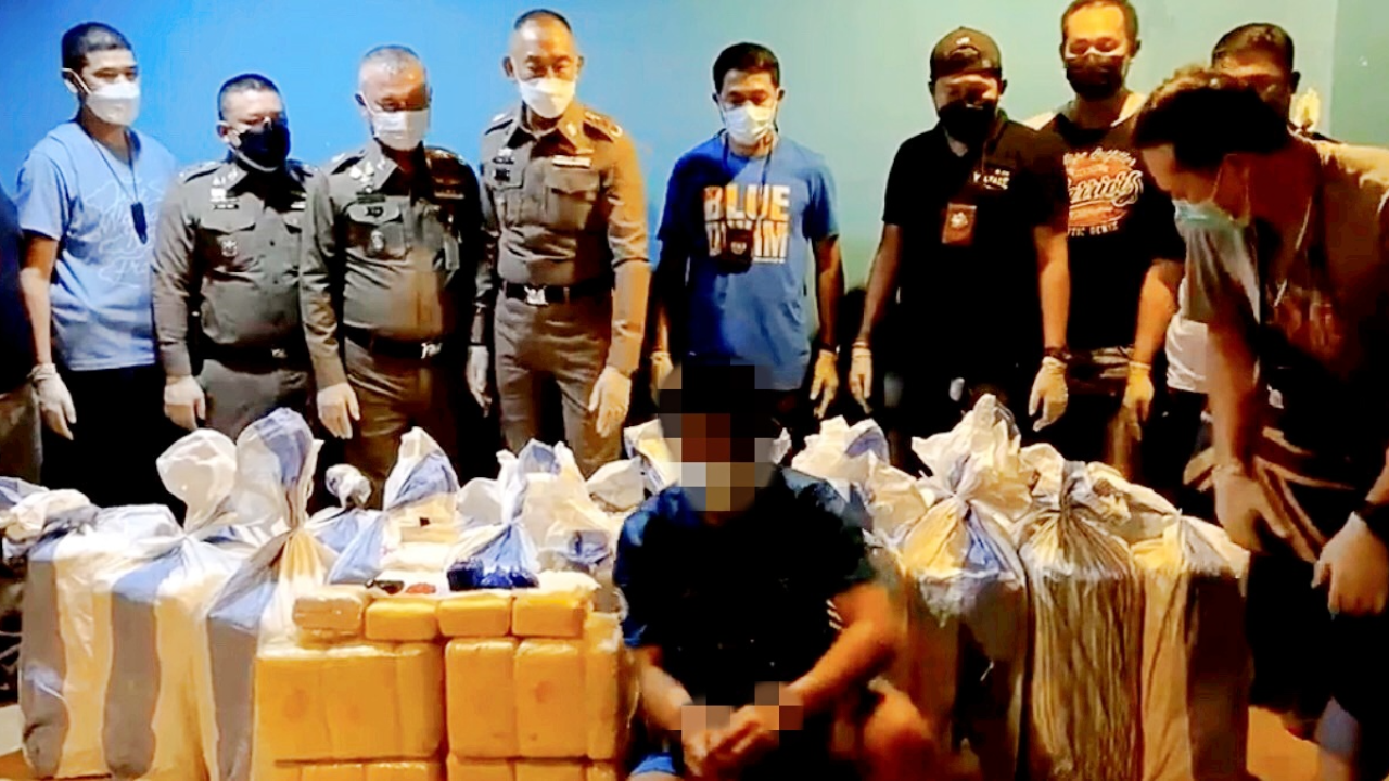 ซิวเอเย่นต์ยาบ้า คาบ้านย่านฉลองกรุง ยึดกว่า 2.4 ล้านเม็ด-หมายจับเพียบ