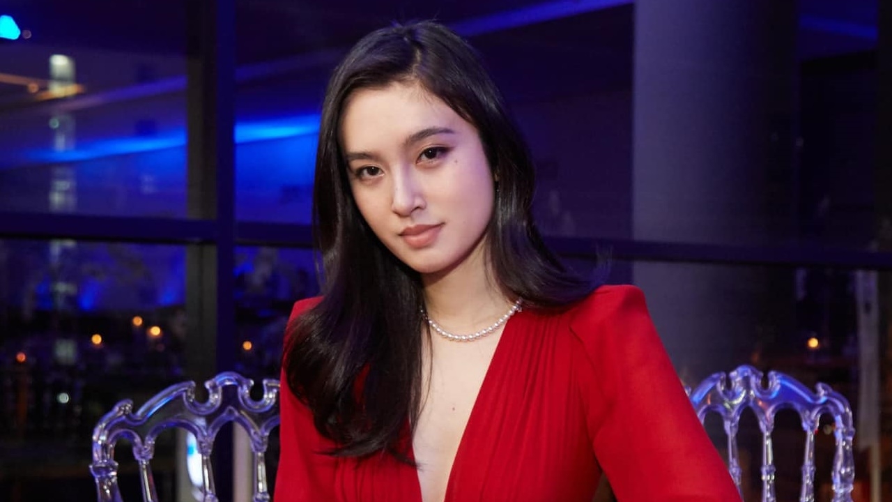 ปอย ตรีชฎา โพสต์ขอให้ลบชื่อจากลิสต์ดาราเป่านกหวีด ย้ำไม่สนับสนุนเผด็จการ