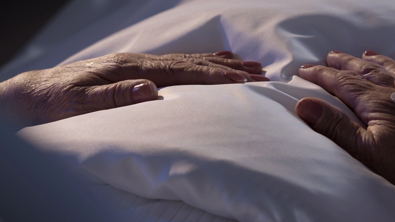 วอนช่วย คุณยายวัย 70 ป่วยติดเตียง ไร้คนดูแล หลังสมาชิกในบ้านทั้งหมดติดโควิด