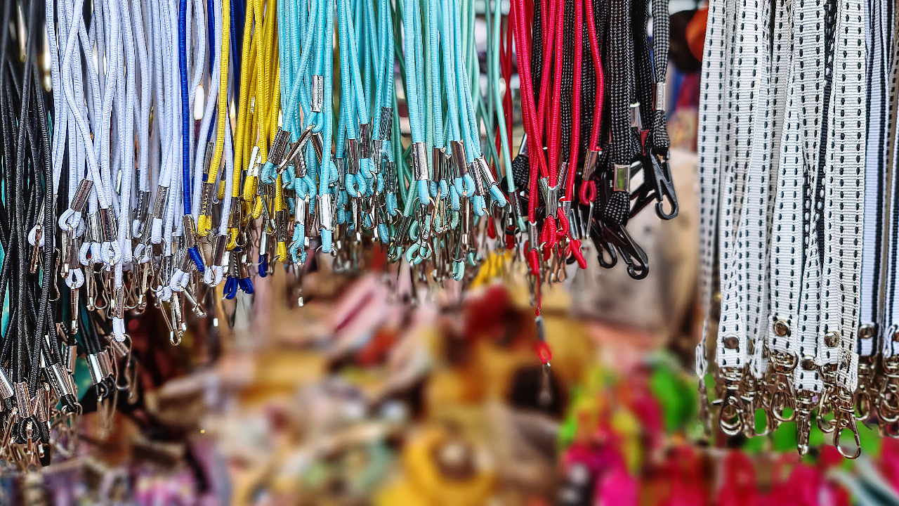 5 แบบ “สายคล้องแมสก์น่ารักๆ” ไอเทมคู่หน้ากากอนามัยยุคโควิด