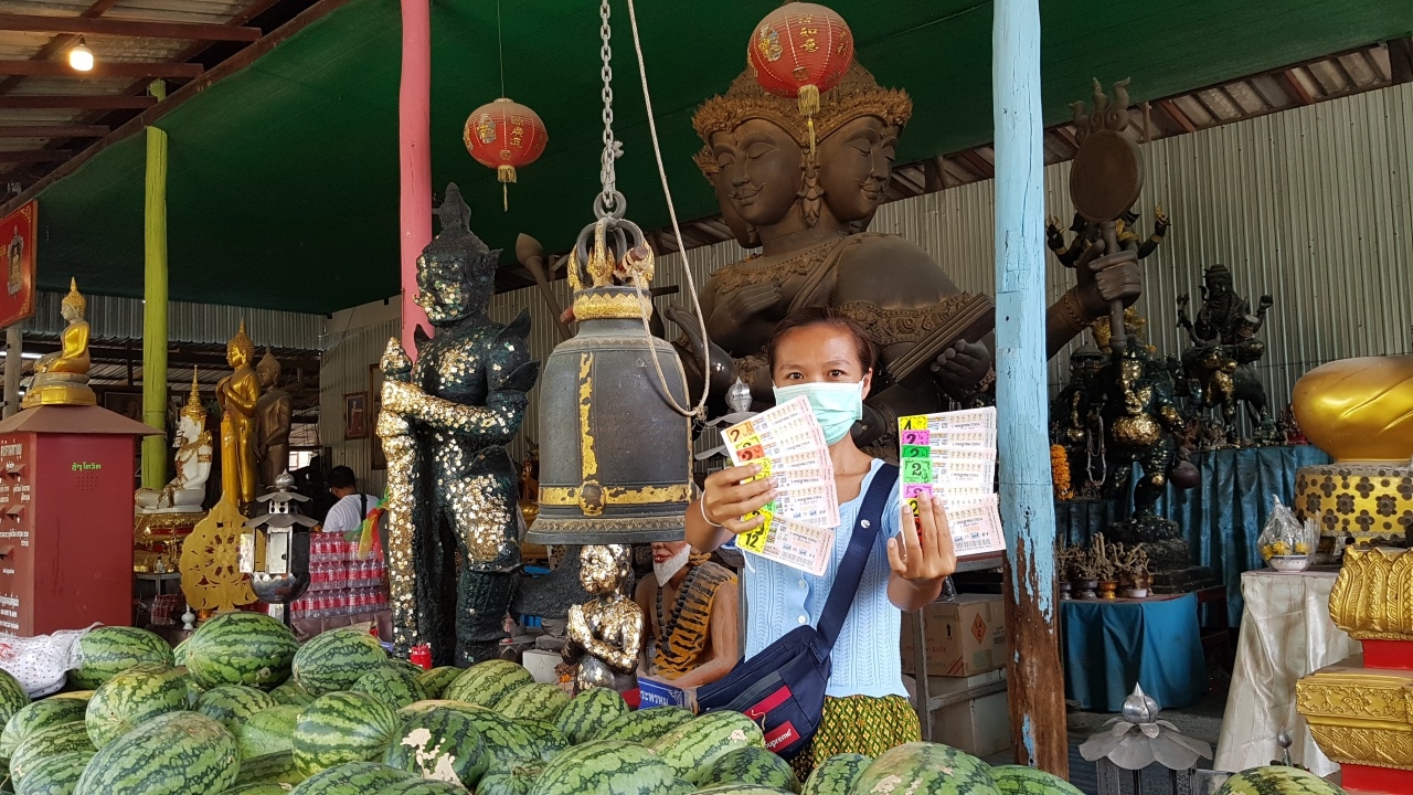 29 ให้โชค สาวดวงเฮงขนแตงโม 1 ตัน มาแก้บนถูกหวย ไม่กั๊กที่มาเลขเด็ด