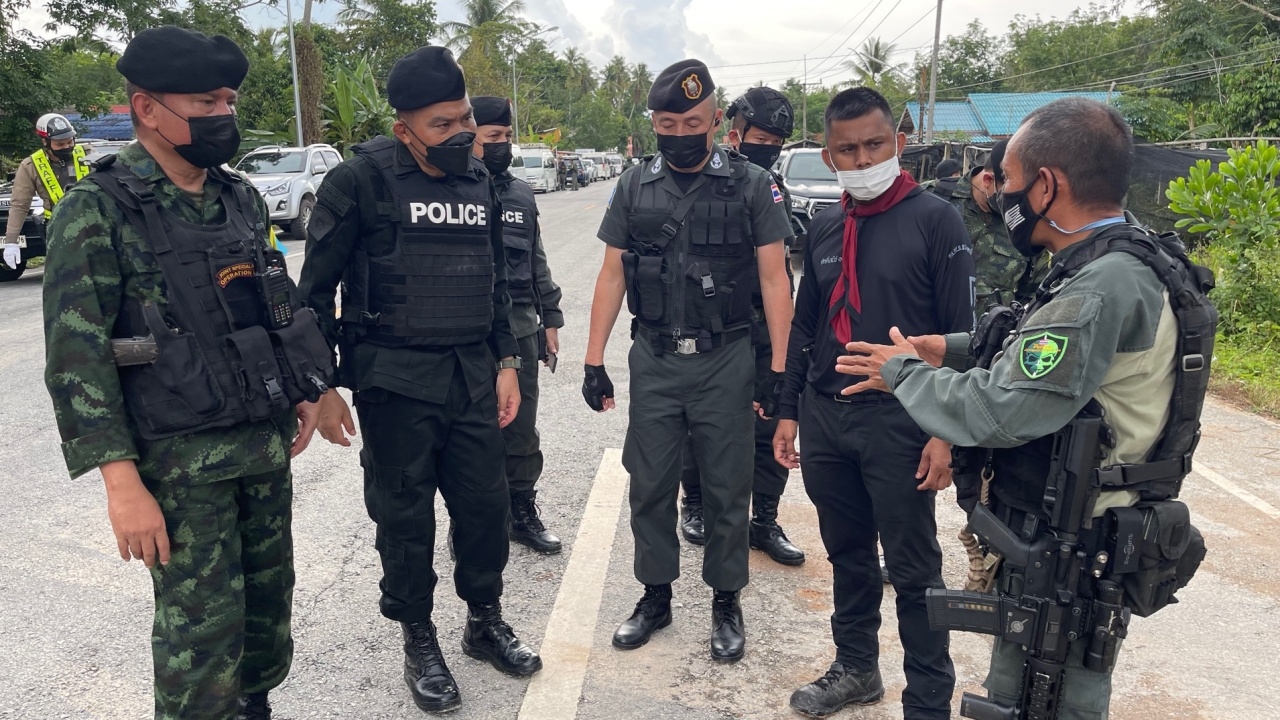 ปัตตานีเดือด ปะทะ 3 โจรใต้พวกหนีเข้าป่า เจ้าหน้าที่ปิดล้อมเจรจามอบตัว