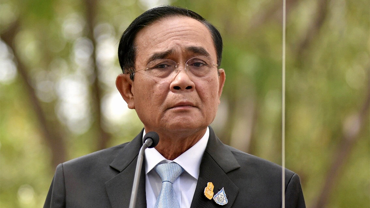 ฟัดตู่ขัดรัฐธรรมนูญ บกพร่องจัดวัคซีน ทําให้ชาวบ้าน ควักซื้อกันเอง ของดียี่ห้อดัง - Vimarsana News