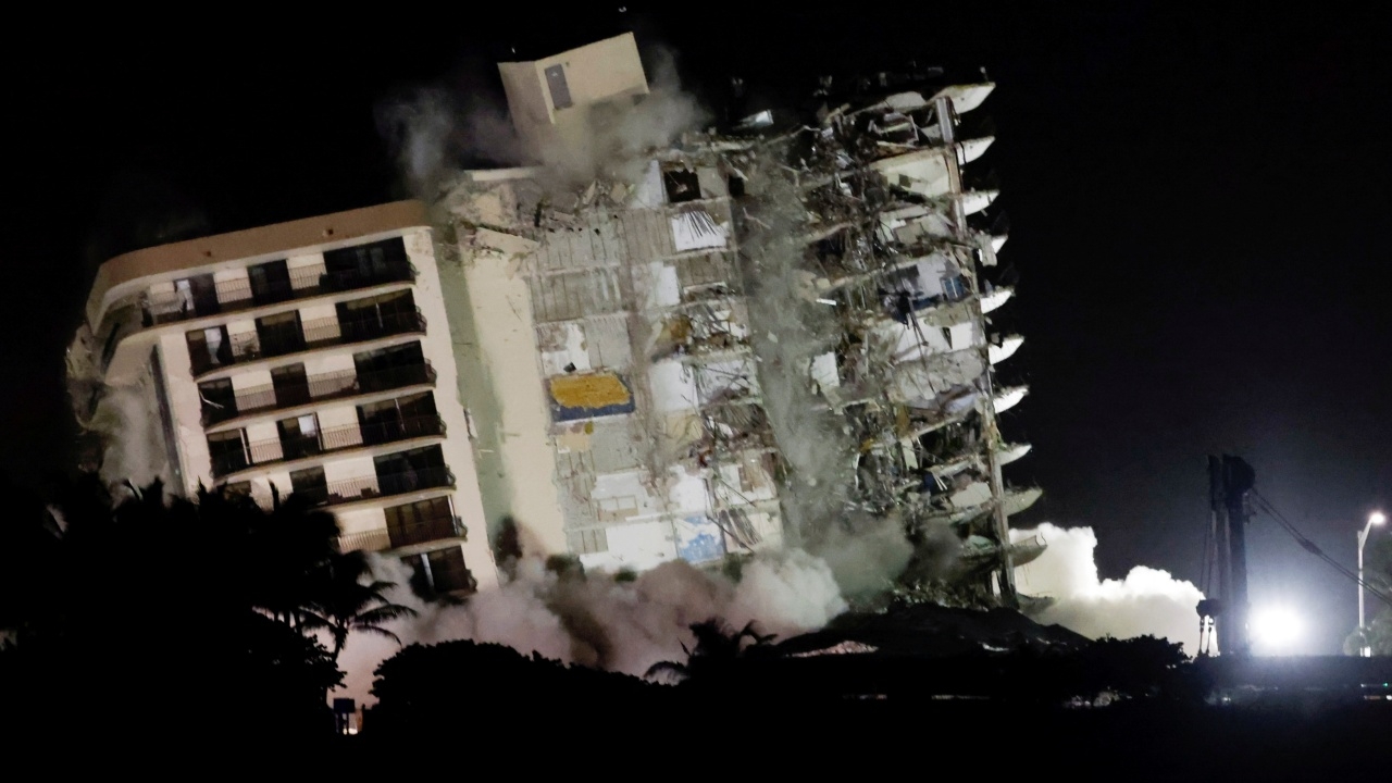 ญาติสุดเศร้า จนท.ระเบิดซากคอนโดฯไมอามีแล้ว พายุเอลซาจ่อขึ้นฝั่ง (คลิป)