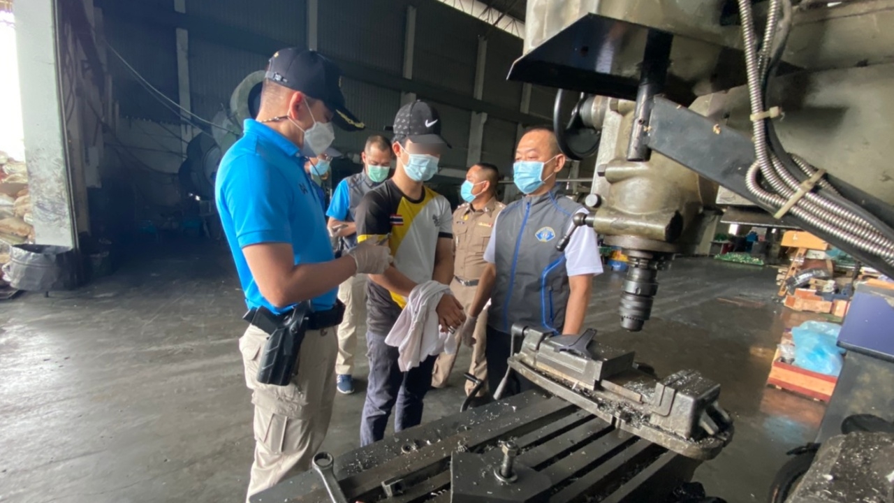 กองปราบทลายปืนเถื่อนออนไลน์ จับหนุ่มโรงกลึง ต้นตอลักลอบผลิต-ดัดแปลง
