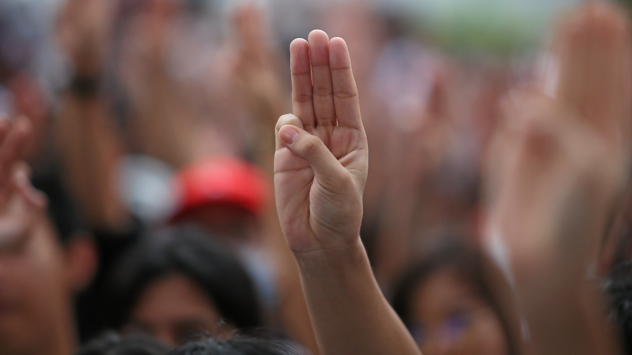 เยาวชนปลดแอก นัดชุมนุม #ม็อบ18กรกฎา ชวนคนลุกขึ้นสู้พร้อมกัน