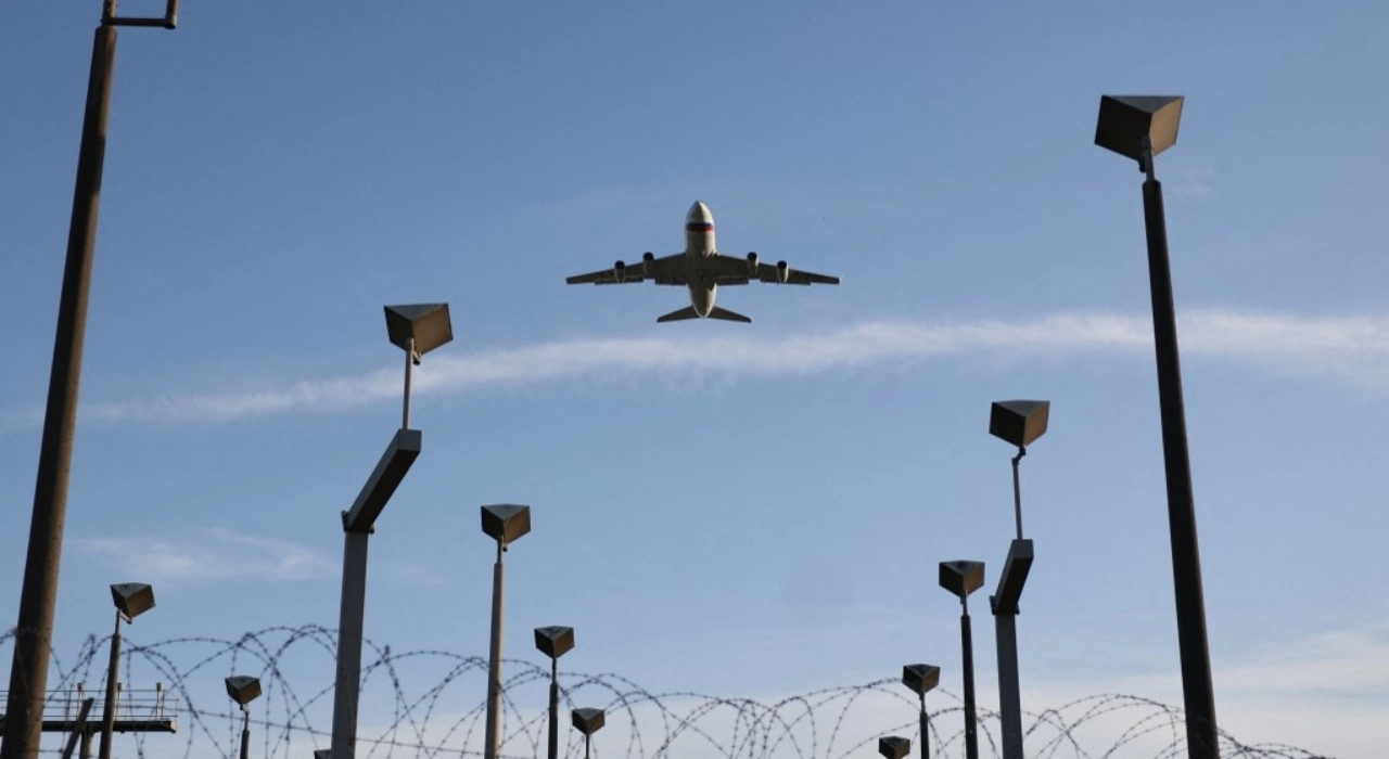 เครื่องบินโดยสารรัสเซียเก่าเกือบ 40 ปี ประสบเหตุตกคาดดับยกลำ 28 ชีวิต