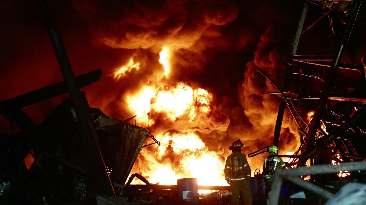 เปิดใจฮีโร่ นักผจญเพลิง-ทีมโดรน เล่านาทีฝ่าเปลวไฟปิดวาล์วถังสารเคมี (คลิป)