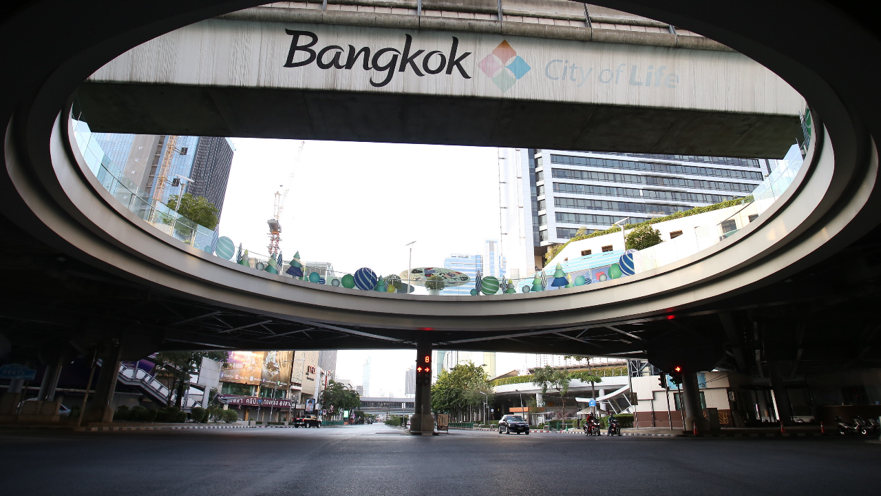 กทม. จำกัดเวลากิจการกิจกรรม ปิดร้านนวด-สถานเสริมความงาม ร้านตัดผมเปิดได้