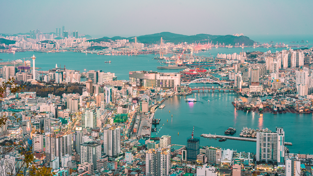 รัฐบาลพร้อมหนุนแรงงานไทย ถือวีซ่า E-7 ทำงานอู่ต่อเรือเกาหลีใต้แบบถูกกฎหมาย