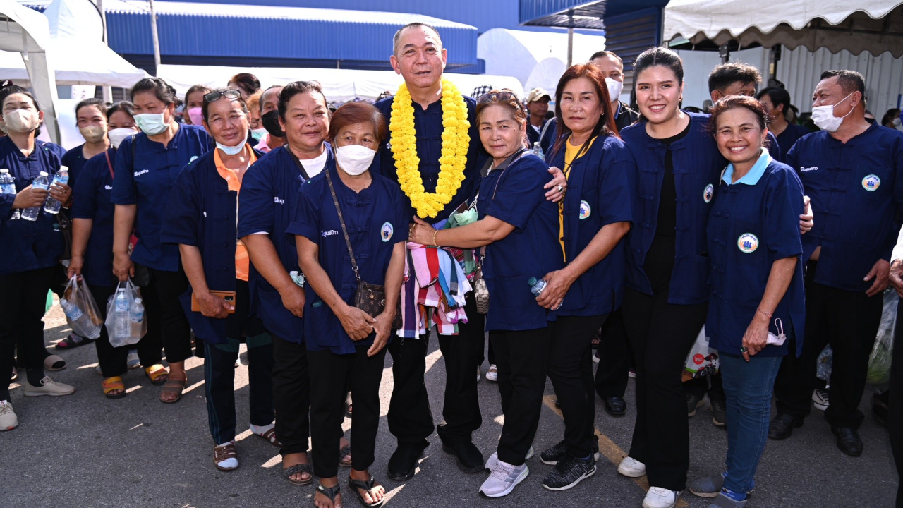 เฉลิมชัย หนุน เกษตรกรใช้เทคโนโลยีลดต้นทุนการผลิตข้าว