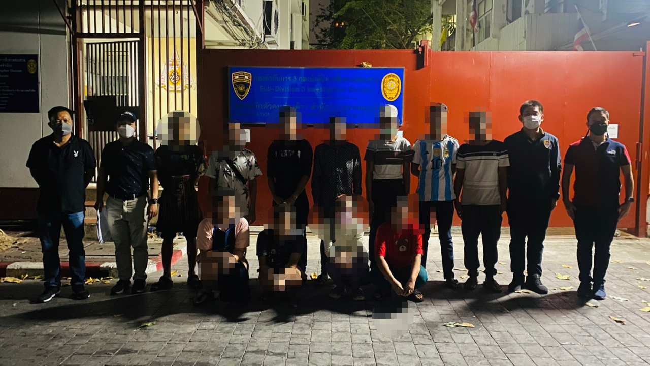 ตม. รวบ 11 ต่างด้าวลอบเข้าเมืองขายโรตี-เคบับ ถนนข้าวสาร แย่งอาชีพคนไทย