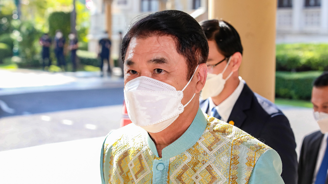 ปัดข่าวไปเพื่อไทย ชัดเจนแล้ว “สุริยะ-สมศักดิ์” อยู่พปชร. ไม่ไปไหน