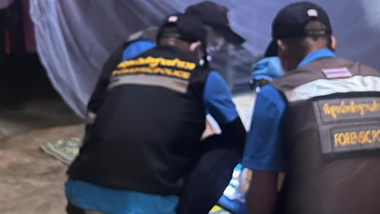 สาวถูกบีบคอ นอนเปลือยกายตาย สลด ลูก 6 ขวบนั่งรอแม่ไปส่ง ร.ร. โดยไม่รู้