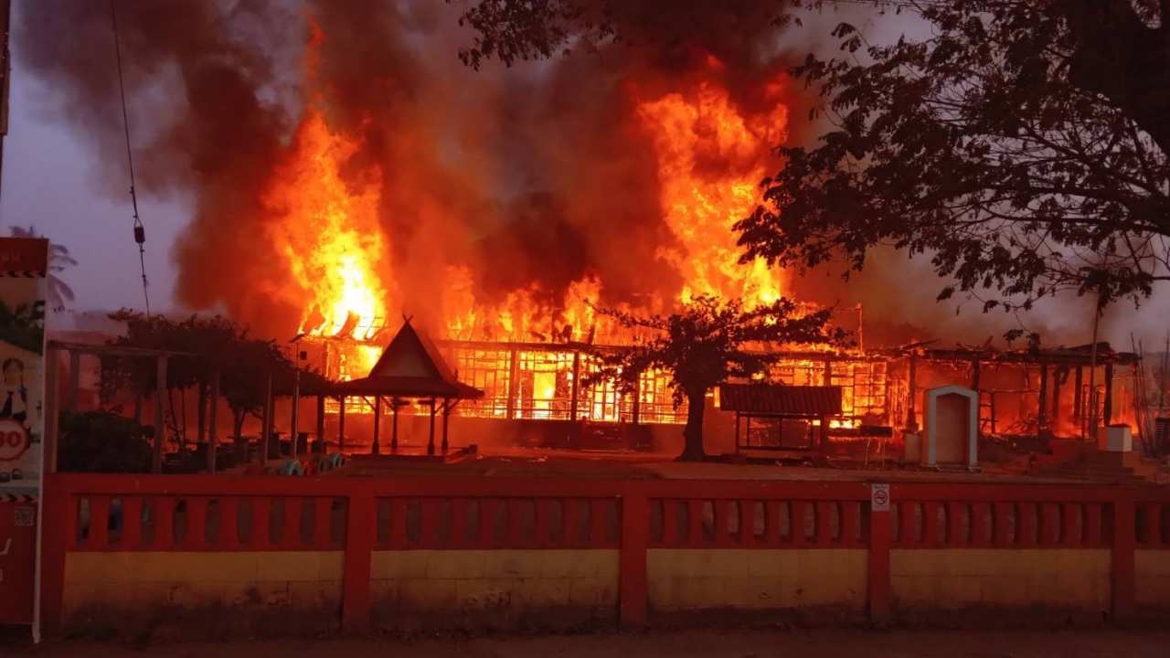 ไฟไหม้ อาคาร 3 โรงเรียนบ้านห้วยขอน วอดทั้งหลัง โชคดีเด็กและครูปลอดภัย 