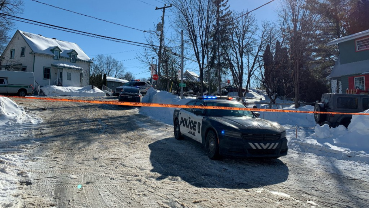 สุดช็อก รถบัสโดยสารพุ่งชนศูนย์รับเลี้ยงเด็กเล็กที่แคนาดา ดับอนาถ 2 ศพ