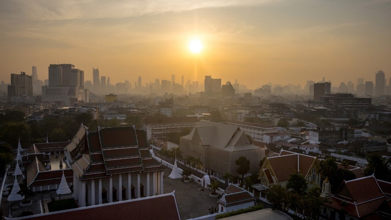 สภาพอากาศวันนี้ ไทยตอนบนอากาศร้อน เหนือ-อีสานฝุ่นสะสมปานกลาง-มาก