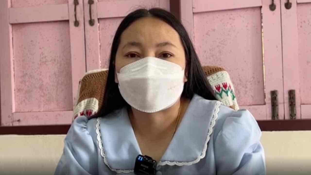 ผอ. ไหว้ขอโทษ แจงดราม่า ครูตอบผู้ปกครอง ปมเขียนชื่อเล่นผิด 