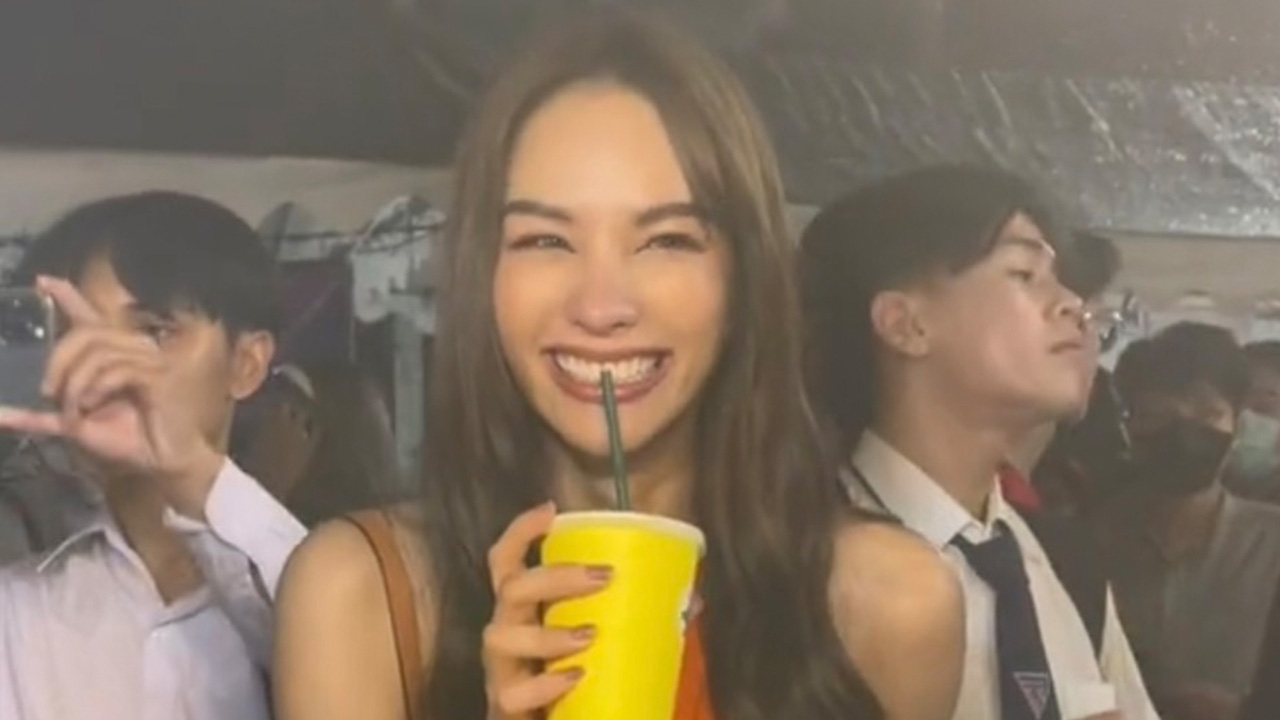 แอนนาเสือ เดินชิลงานเกษตรแฟร์ ชาวเน็ตคอมเมนต์ชมตัวจริงสวยตาแตก 