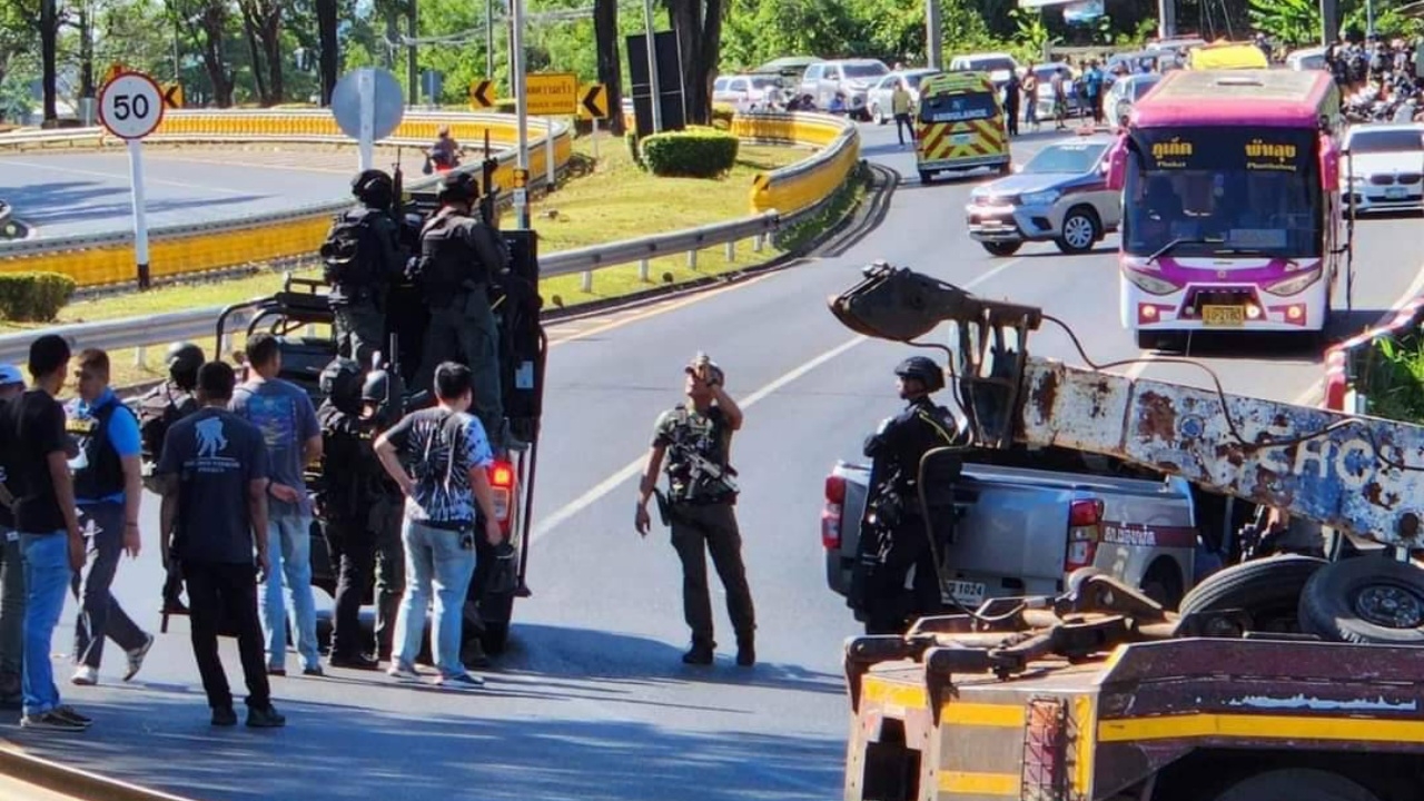 อดีตพลทหารกราดยิงรถบัส ปลิดชีพตัวเอง หนีความผิด หลังถูกตำรวจปิดล้อม