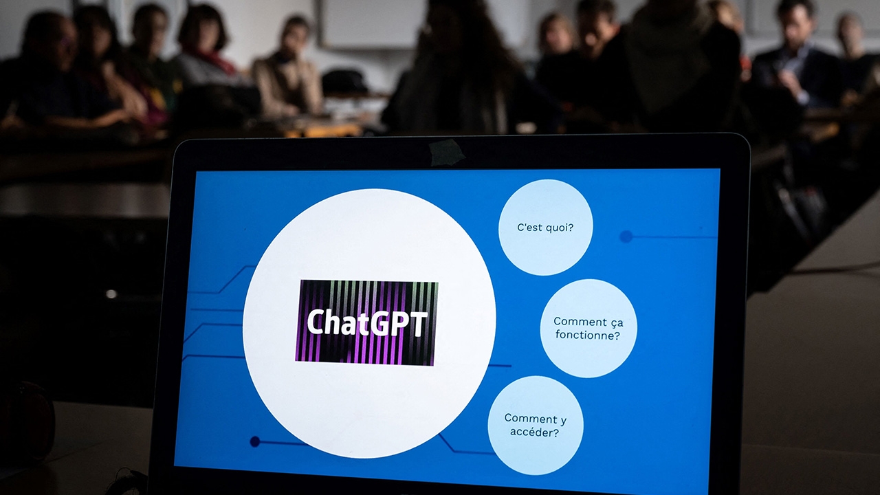 สงครามแชตบอตอัจฉริยะ AI