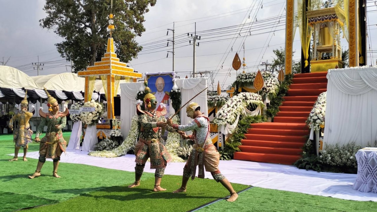 อดีตนายกฯ สมชายและแกนนำเพื่อไทย ร่วมพิธีพระราชทานเพลิงศพ "ส.ส.ตี๋ใหญ่"